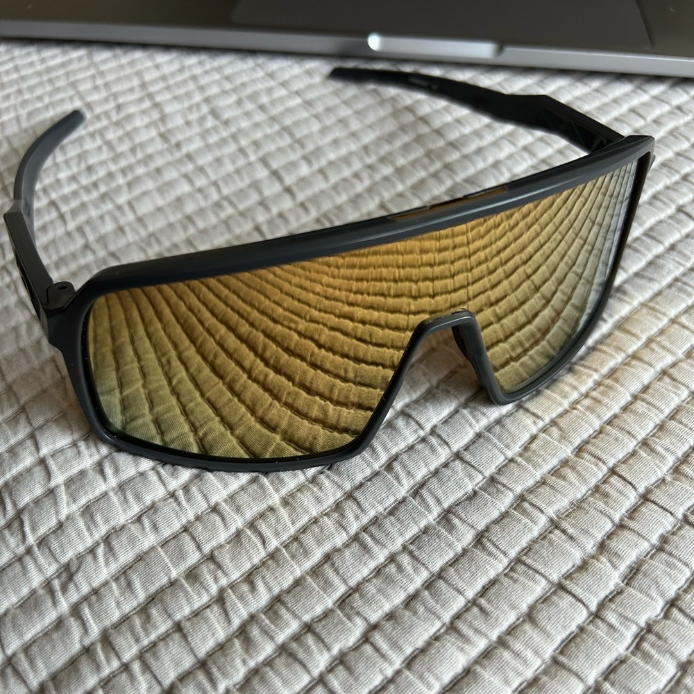 OAKLEY Sutro matte carbon/prism 24K gold polarized lens sunglasses retro og euc
